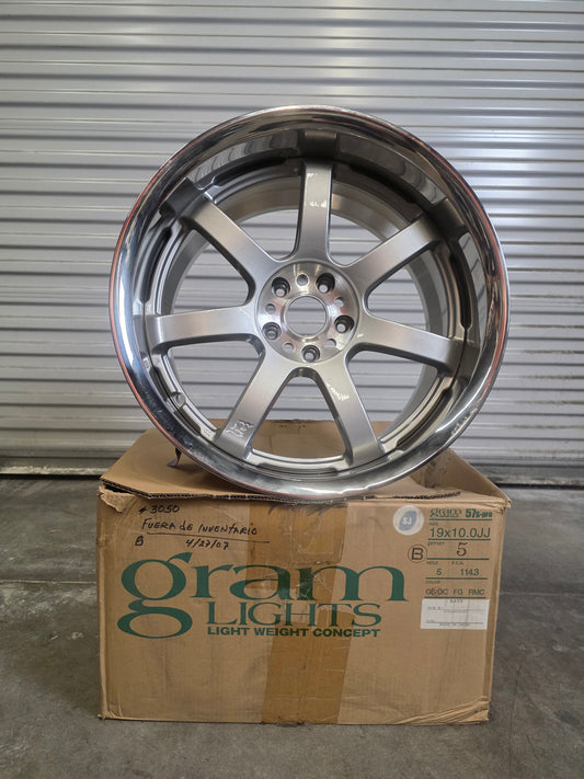 Gram Lights 57S Pro 19x10 +5 5x114.3 Gloss Silver | RARE BNIB 2006 RAYS JDM Wheel